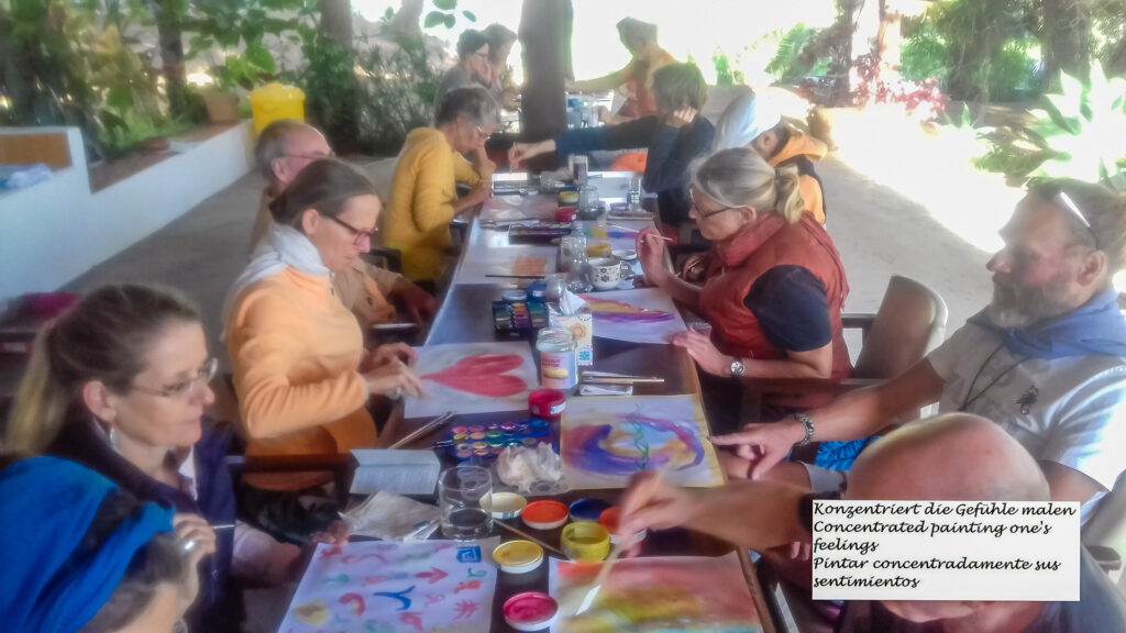 Healing Evolving Foto Retreat outside